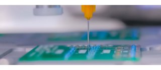 Automatisering af limningsprocesserne med en cobot